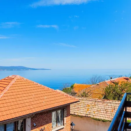 Pensión Royal Blue With Sea View In Old 3*
