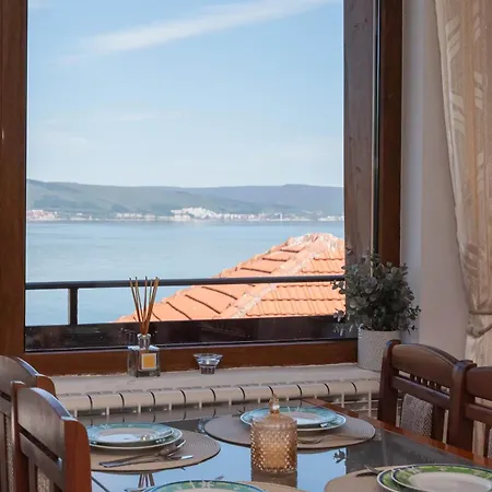 게스트하우스 Royal Blue With Sea View In Old 네세부르