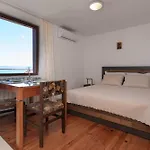 Maison d'hôtes Royal Blue With Sea View In Old 3*