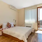 Royal Blue With Sea View In Old 3* Nessebar