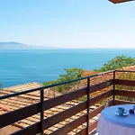 Royal Blue With Sea View In Old Maison d'hôtes 3*