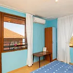 Maison d'hôtes Royal Blue With Sea View In Old 3*