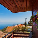 Maison d'hôtes Royal Blue With Sea View In Old 3*