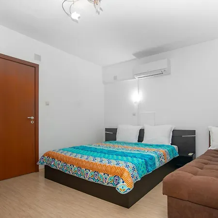 Royal Blue With Sea View In Old 3*