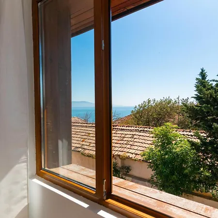 Royal Blue With Sea View In Old 3* Νεσέμπαρ