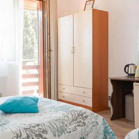 Pensjonat Royal Blue With Sea View In Old 3*